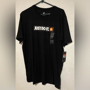 Mens Nike Tee Size Large